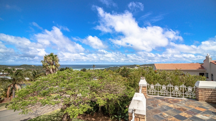 4 Bedroom Property for Sale in Blue Bend Eastern Cape